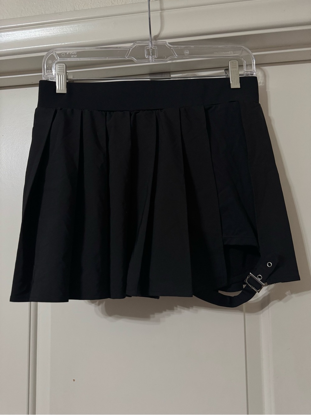 HALARA Black Skater Mini Skirt with Buckle Detail Size M